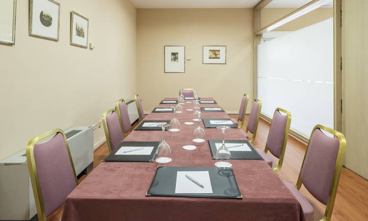 BUSINESS CENTER Hotel ILUNION Alcora Sevilla Sevilha BUSINESS CENTER Hotel ILUNION Alcora Sevilla Sevilha